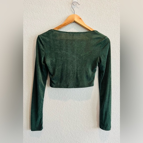 Green long sleeve crop top Size M - Picture 2 of 3
